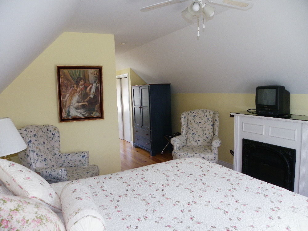The Colonel'S In Bed And Breakfast Fredericton Zewnętrze zdjęcie